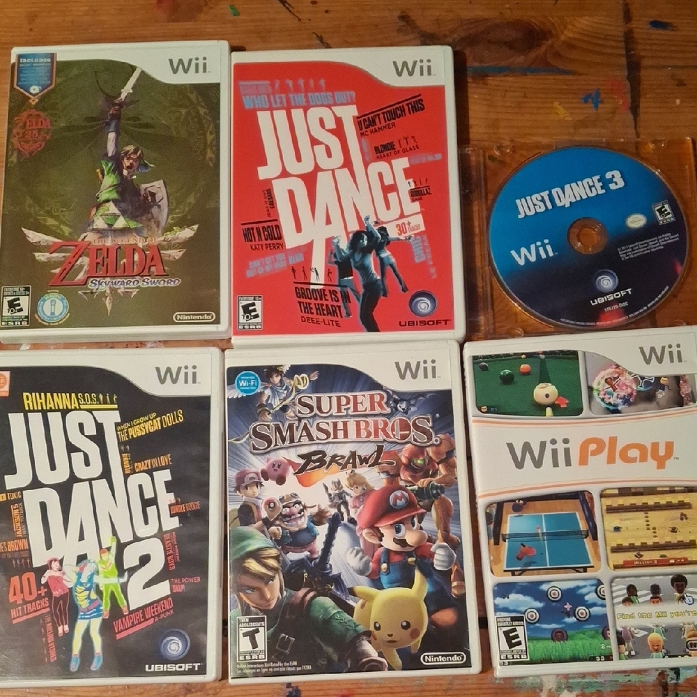 Nintendo Wii Game Collection - Red, Blue, White